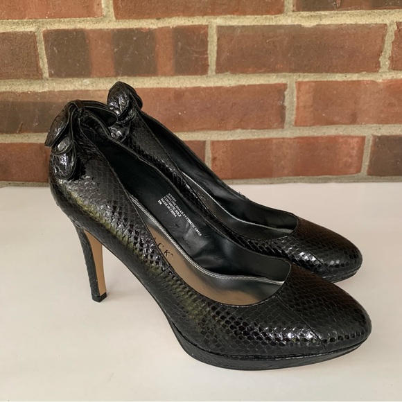 White House Black Market Shoes - White House Black Market Myers Black Leather High Heel Pump Heels Bow US 8 M